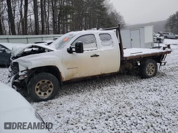 ✅ 2012 GMC Sierra 2500HD Work Truck • VIN: 1GT22ZCG7CZ251128 • Lot: 84376464. Listed on Copart with 117,338 mi. Free auction sales archive from the USA and detailed vehicle history report at DreamBid. Image 1.
