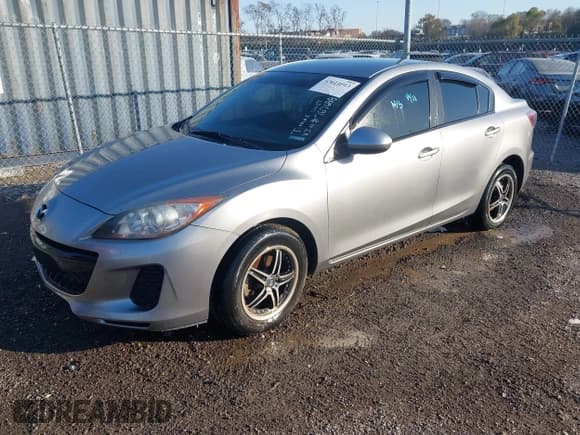 ✅ 2013 Mazda 3 i SV • VIN: JM1BL1TF9D1767688 • Lot: 43611013. Wystawiony na IAAI z przebiegiem 183 823 mil. Bezpłatny archiwum sprzedaży aukcyjnych z USA i szczegółowy raport historii pojazdu na DreamBid. Zdjęcie 2.