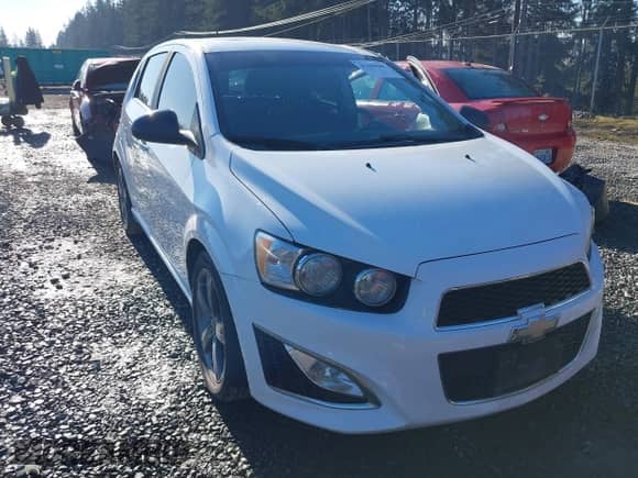 ✅ 2013 Chevrolet Sonic RS • VIN: 1G1JG6SB1D4234804 • Lot: 41430485. Wystawiony na IAAI z przebiegiem 68 027 mil mil. Skorzystaj z bezpłatnego archiwum sprzedaży aukcyjnych z USA i zobacz szczegółowy raport historii pojazdu na DreamBid. Zdjęcie 1.