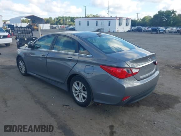 ✅ 2014 Hyundai Sonata GLS • VIN: 5NPEB4AC3EH861439 • Lot: 43122497. Listed on IAAI with 165,534 mi. Free auction sales archive from the USA and detailed vehicle history report at DreamBid. Image 3.