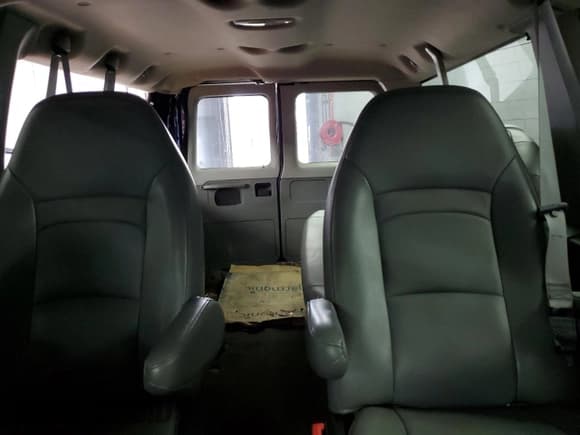✅ 2008 Ford Econoline Passenger XL • VIN: 1FMNE11L18DB43562 • Lot: 50723515. Listed on Copart with 143,874 mi. Free auction sales archive from the USA and detailed vehicle history report at DreamBid. Image 10.