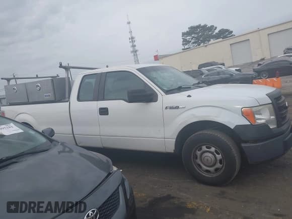 ✅ 2013 Ford F-150 XL • VIN: 1FTFX1CF6DKD28044 • Lot: 42055409. Listed on IAAI with 261,777 mi. Free auction sales archive from the USA and detailed vehicle history report at DreamBid. Image 13.