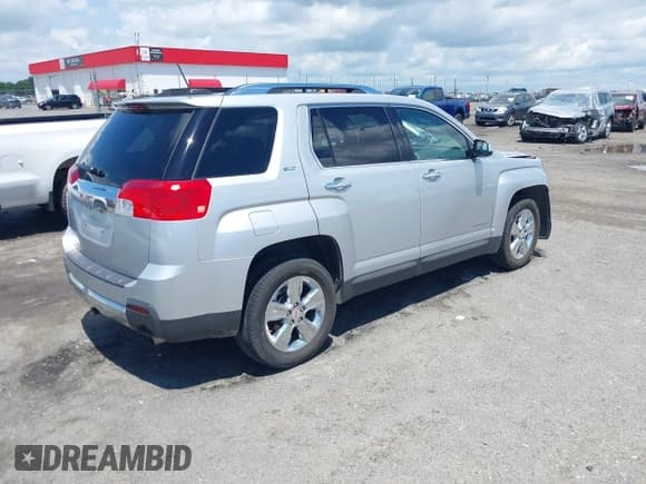 ✅ 2015 GMC Terrain SLT • VIN: 2GKFLTE31F6207961 • Lot: 42481901. Wystawiony na IAAI z przebiegiem 70 139 mil. Bezpłatny archiwum sprzedaży aukcyjnych z USA i szczegółowy raport historii pojazdu na DreamBid. Zdjęcie 4.