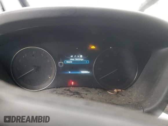 2015 Hyundai Genesis 3.8L with VIN KMHGN4JE6FU075462, listed as a Copart auction lot 82752175 with 195,968 mi miles and Clean title. Bid and sale history available at DreamBid. Image 9.