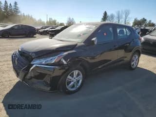 ✅ 2025 Nissan Kicks Play S • VIN: 3N1CP5BV1SL497972 • Lot: 85904385. Wystawiony na Copart z przebiegiem 274 mil. Bezpłatny archiwum sprzedaży aukcyjnych z USA i szczegółowy raport historii pojazdu na DreamBid. Zdjęcie 1.