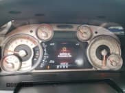 ✅ 2014 Ram 2500 Longhorn • VIN: 3C6UR5GLXEG204495 • Lot: 85659064. Wystawiony na Copart z przebiegiem 282 181 mil. Bezpłatny archiwum sprzedaży aukcyjnych z USA i szczegółowy raport historii pojazdu na DreamBid. Zdjęcie 9.