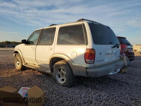 ✅ 1999 Ford Explorer XLT • VIN: 1FMZU34E8XZB93177 • Lot: 61252815. Listed on Copart with 133,452 mi. Free auction sales archive from the USA and detailed vehicle history report at DreamBid. Image 2.