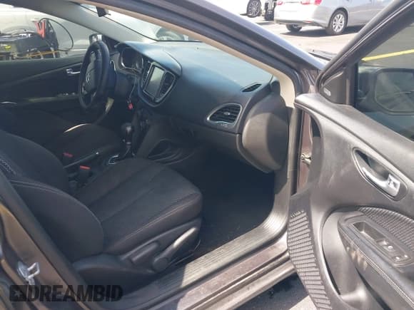 ✅ 2015 Dodge Dart SXT • VIN: 1C3CDFBB0FD364377 • Lot: 42473763. Wystawiony na IAAI z przebiegiem 169 274 mil. Bezpłatny archiwum sprzedaży aukcyjnych z USA i szczegółowy raport historii pojazdu na DreamBid. Zdjęcie 5.