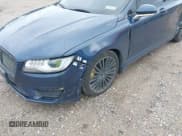 ✅ 2017 Lincoln MKZ Reserve • VIN: 3LN6L5F93HR644894 • Lot: 42634405. Wystawiony na IAAI z przebiegiem 127 139 mil. Bezpłatny archiwum sprzedaży aukcyjnych z USA i szczegółowy raport historii pojazdu na DreamBid. Zdjęcie 6.