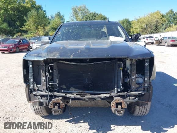 2017 Chevrolet Silverado 1500 LT z VIN 1GCVKREC8HZ178267, wystawiony jako IAAI lot #43403931 z przebiegiem 139 177 mil mil oraz . Historia ofert i sprzedaży dostępna na DreamBid. Obrazek 12.