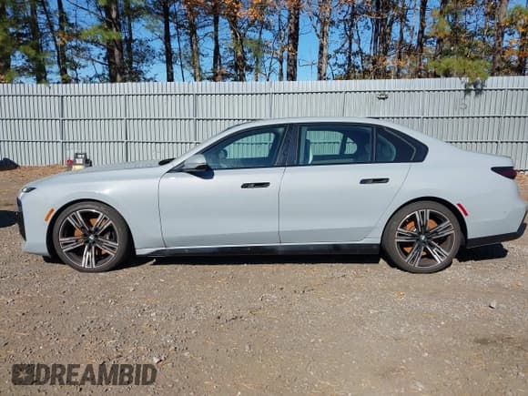✅ 2023 BMW 7 Series 760i xDrive • VIN: WBA33EJ02PCM12247 • Lot: 43470900. Listed on IAAI with 16,041 mi. Free auction sales archive from the USA and detailed vehicle history report at DreamBid. Image 12.
