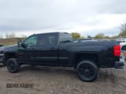 ✅ 2017 Chevrolet Silverado 2500HD LT • VIN: 1GC1KVEY7HF120235 • Lot: 43450105. Wystawiony na IAAI z przebiegiem 110 417 mil. Bezpłatny archiwum sprzedaży aukcyjnych z USA i szczegółowy raport historii pojazdu na DreamBid. Zdjęcie 14.