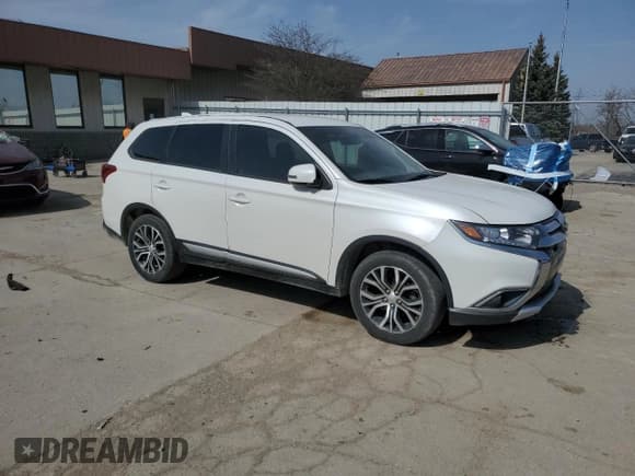 ✅ 2018 Mitsubishi Outlander SE • VIN: JA4AD3A39JZ042385 • Lot: 49874345. Listed on Copart with 166,339 mi. Free auction sales archive from the USA and detailed vehicle history report at DreamBid. Image 4.