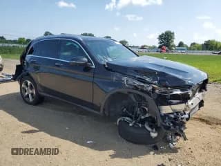 ✅ 2022 Mercedes-Benz GLC 300 • VIN: W1N0G8EB9NG109357 • Lot: 68942285. Wystawiony na Copart z przebiegiem 9 938 mil. Bezpłatny archiwum sprzedaży aukcyjnych z USA i szczegółowy raport historii pojazdu na DreamBid. Zdjęcie 4.