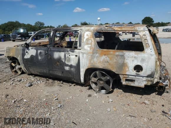 2016 Chevrolet Suburban LTZ with VIN 1GNSCJKC7GR270725, listed as a Copart auction lot 85839055 with Not provided miles and Salvage title. Bid and sale history available at DreamBid. Image 2.