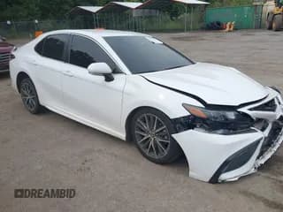 ✅ 2022 Toyota Camry SE • VIN: 4T1G11AK3NU657534 • Lot: 43291358. Listed on IAAI with 25,941 mi. Free auction sales archive from the USA and detailed vehicle history report at DreamBid. Image 1.