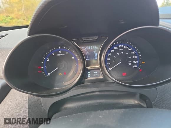 ✅ 2015 Hyundai Veloster Turbo R-Spec • VIN: KMHTC6AE7FU242668 • Lot: 66560935. Wystawiony na Copart z przebiegiem 235 217 mil. Bezpłatny archiwum sprzedaży aukcyjnych z USA i szczegółowy raport historii pojazdu na DreamBid. Zdjęcie 9.