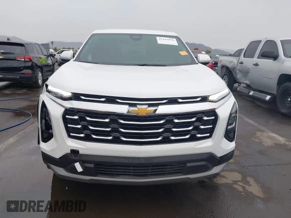 ✅ 2026 Chevrolet Equinox FWD LT • VIN: 3GNAXHEG5TL163309 • Lot: 43419074. Listed on IAAI with 4,439 mi. Free auction sales archive from the USA and detailed vehicle history report at DreamBid. Image 12.
