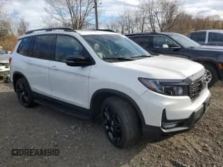 ✅ 2024 Honda Passport Black Edition • VIN: 5FNYF8H81RB013770 • Lot: 93642625. Wystawiony na Copart z przebiegiem Nie podano. Bezpłatny archiwum sprzedaży aukcyjnych z USA i szczegółowy raport historii pojazdu na DreamBid. Zdjęcie 4.
