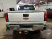 2015 Chevrolet Silverado 2500HD Work Truck z VIN 1GC1KUEG9FF646431, wystawiony jako Copart lot #54311285 z przebiegiem 261 774 mil mil oraz Szkoda całkowita • Salvage title. Historia ofert i sprzedaży dostępna na DreamBid. Obrazek 6.