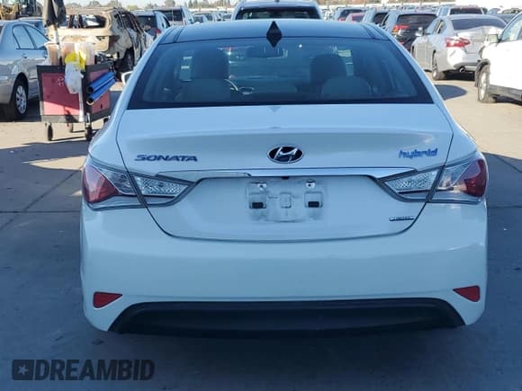✅ 2015 Hyundai Sonata • VIN: KMHEC4A42FA126123 • Лот: 89704855. Опубликован ранее на Copart с пробегом 119 961 миль. Бесплатный доступ к архиву аукционных продаж из США и подробный отчёт об истории автомобиля на DreamBid. Изображение 6.