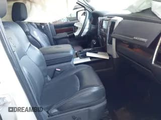 ✅ 2009 Dodge 1500 Laramie • VIN: 1D3HV13TX9J519720 • Lot: 42055968. Wystawiony na IAAI z przebiegiem 190 226 mil. Bezpłatny archiwum sprzedaży aukcyjnych z USA i szczegółowy raport historii pojazdu na DreamBid. Zdjęcie 5.