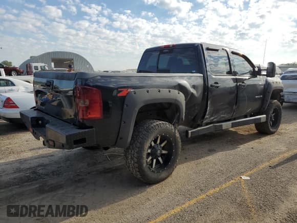 ✅ 2013 Chevrolet Silverado 2500HD LT • VIN: 1GC1KXC81DF145768 • Lot: 69955635. Wystawiony na Copart z przebiegiem 201 623 mil. Bezpłatny archiwum sprzedaży aukcyjnych z USA i szczegółowy raport historii pojazdu na DreamBid. Zdjęcie 3.