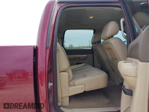 ✅ 2014 Chevrolet Silverado 2500HD LT • VIN: 1GC1KXC88EF140598 • Lot: 42023482. Listed on IAAI with 300,929 mi. Free auction sales archive from the USA and detailed vehicle history report at DreamBid. Image 8.