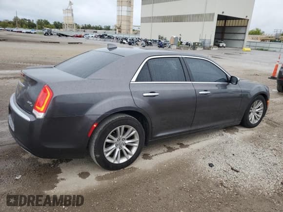 ✅ 2016 Chrysler 300 C • VIN: 2C3CCAEG8GH342371 • Лот: 85497635. Опубликован ранее на Copart с пробегом 131 533 миль. Бесплатный доступ к архиву аукционных продаж из США и подробный отчёт об истории автомобиля на DreamBid. Изображение 3.