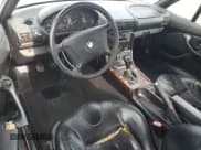 ✅ 1998 BMW 3 Series Z3 1.9 • VIN: 4USCH7332WLE10579 • Lot: 70501545. Wystawiony na Copart z przebiegiem 159 627 mil. Bezpłatny archiwum sprzedaży aukcyjnych z USA i szczegółowy raport historii pojazdu na DreamBid. Zdjęcie 8.