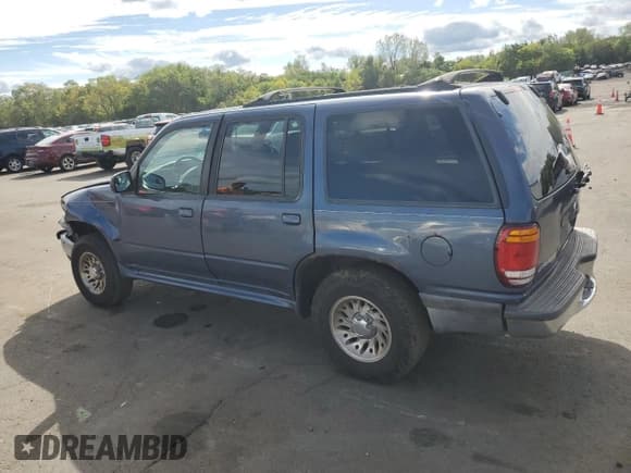 ✅ 1998 Ford Explorer XL • VIN: 1FMZU34X5WZB03886 • Lot: 84244475. Wystawiony na Copart z przebiegiem 159 121 mil. Bezpłatny archiwum sprzedaży aukcyjnych z USA i szczegółowy raport historii pojazdu na DreamBid. Zdjęcie 2.