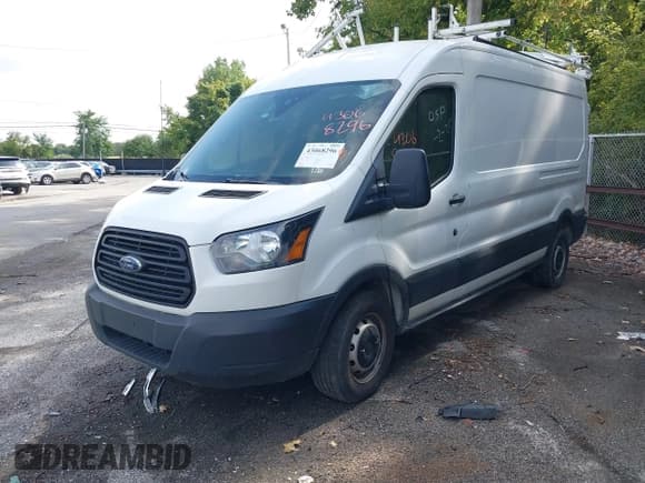 ✅ 2019 Ford Transit • VIN: 1FTBW2CG8KKB14766 • Lot: 43068296. Wystawiony na IAAI z przebiegiem Nie podano. Bezpłatny archiwum sprzedaży aukcyjnych z USA i szczegółowy raport historii pojazdu na DreamBid. Zdjęcie 17.