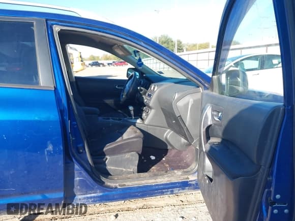 ✅ 2009 Nissan Rogue S • VIN: JN8AS58T89W053487 • Lot: 43554654. Wystawiony na IAAI z przebiegiem 240 641 mil. Bezpłatny archiwum sprzedaży aukcyjnych z USA i szczegółowy raport historii pojazdu na DreamBid. Zdjęcie 5.