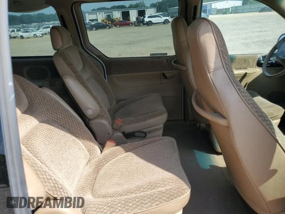 ✅ 2000 Dodge Caravan SE • VIN: 2B4GP44G0YR584617 • Lot: 81459815. Listed on Copart with 200,761 mi. Free auction sales archive from the USA and detailed vehicle history report at DreamBid. Image 11.