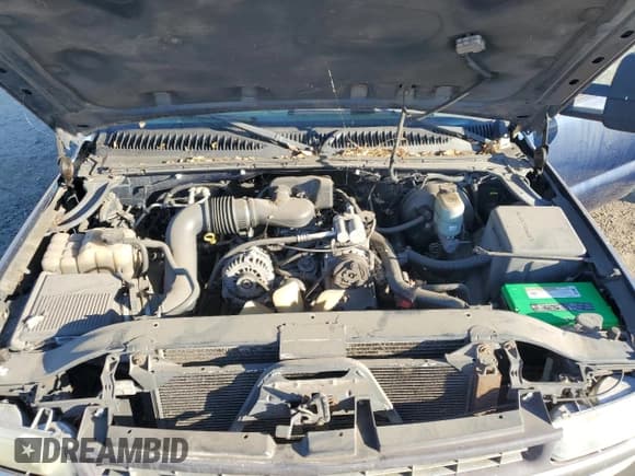 ✅ 2001 Chevrolet Silverado 1500 • VIN: 1GCEC19W71Z329608 • Лот: 76998214. Опубликован ранее на Copart с пробегом Не указан. Бесплатный доступ к архиву аукционных продаж из США и подробный отчёт об истории автомобиля на DreamBid. Изображение 11.