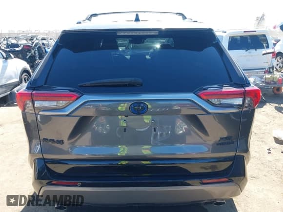 ✅ 2021 Toyota RAV4 Hybrid XSE • VIN: 4T3E6RFV1MU032243 • Lot: 43552146. Listed on IAAI with 51,854 mi. Free auction sales archive from the USA and detailed vehicle history report at DreamBid. Image 17.