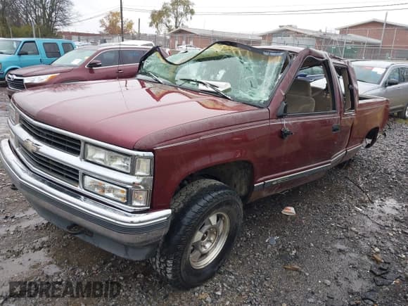✅ 1997 Chevrolet Silverado 1500 • VIN: 1GCEK19R4VE255266 • Лот: 43695240. Опубликован ранее на IAAI с пробегом 194 331 миль. Бесплатный доступ к архиву аукционных продаж из США и подробный отчёт об истории автомобиля на DreamBid. Изображение 2.