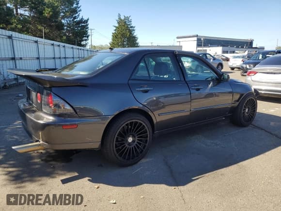 ✅ 2002 Lexus IS 300/350 • VIN: JTHBD192520048800 • Лот: 74569344. Опубликован ранее на Copart с пробегом 141 832 миль. Бесплатный доступ к архиву аукционных продаж из США и подробный отчёт об истории автомобиля на DreamBid. Изображение 3.