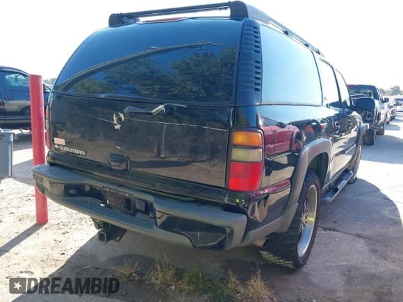 ✅ 2005 Chevrolet Suburban Z71 • VIN: 3GNFK16Z25G208049 • Lot: 43455756. Listed on IAAI with 245,613 mi. Free auction sales archive from the USA and detailed vehicle history report at DreamBid. Image 4.