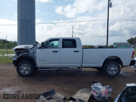 ✅ 2022 Ram 2500 Tradesman • VIN: 3C6UR5HL3NG232329 • Lot: 43401918. Listed on IAAI with 62,187 mi. Free auction sales archive from the USA and detailed vehicle history report at DreamBid. Image 15.