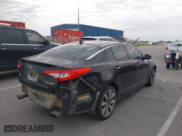 ✅ 2011 Kia Optima SX • VIN: KNAGR4A66B5162040 • Лот: 43510887. Опубликован ранее на IAAI с пробегом 277 852 миль. Бесплатный доступ к архиву аукционных продаж из США и подробный отчёт об истории автомобиля на DreamBid. Изображение 4.
