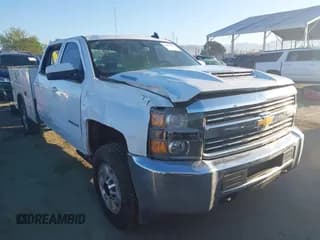 ✅ 2018 Chevrolet Silverado 2500HD • VIN: 1GB1KVEY1JF272473 • Lot: 41871795. Wystawiony na IAAI z przebiegiem 145 413 mil. Bezpłatny archiwum sprzedaży aukcyjnych z USA i szczegółowy raport historii pojazdu na DreamBid. Zdjęcie 1.