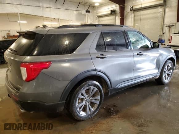 ✅ 2023 Ford Explorer XLT • VIN: 1FMSK8DH3PGA53967 • Lot: 82571595. Wystawiony na Copart z przebiegiem 55 259 mil. Bezpłatny archiwum sprzedaży aukcyjnych z USA i szczegółowy raport historii pojazdu na DreamBid. Zdjęcie 3.