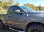 2013 Ram 1500 Express z VIN 3C6JR6ATXDG505915, wystawiony jako IAAI lot #43504506 z przebiegiem 171 665 mil mil oraz . Historia ofert i sprzedaży dostępna na DreamBid. Obrazek 14.