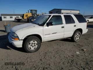 2003 Chevrolet Blazer LS with VIN 1GNDT13X03K120212, listed as a Copart auction lot 41814425 with 154,757 mi miles and Salvage title. Bid and sale history available at DreamBid. Image 1.