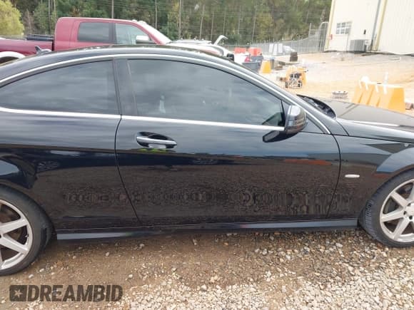 ✅ 2012 Mercedes-Benz C 350 • VIN: WDDGJ5HBXCF850515 • Lot: 43770807. Listed on IAAI with 135,282 mi. Free auction sales archive from the USA and detailed vehicle history report at DreamBid. Image 13.