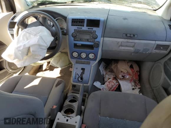 2007 Dodge Caliber SXT с VIN 1B3HB48B67D102983, выставлен на аукционе Copart как лот 73764244 с пробегом Не указан миль и Списание • Salvage title. История ставок и продаж доступна на DreamBid. Изображение 8.