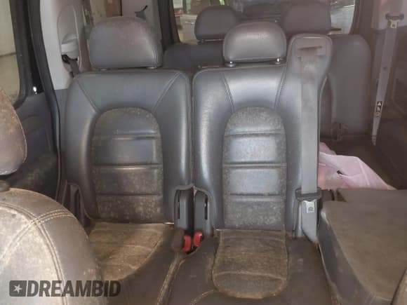 ✅ 2003 Ford Explorer XLT • VIN: 1FMDU73K43UB68809 • Lot: 41813818. Listed on IAAI with 134,012 mi. Free auction sales archive from the USA and detailed vehicle history report at DreamBid. Image 8.