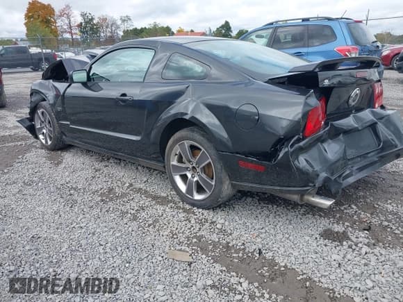 ✅ 2008 Ford Mustang GT Deluxe • VIN: 1ZVHT82H685175733 • Lot: 43274979. Listed on IAAI with 30,231 mi. Free auction sales archive from the USA and detailed vehicle history report at DreamBid. Image 3.