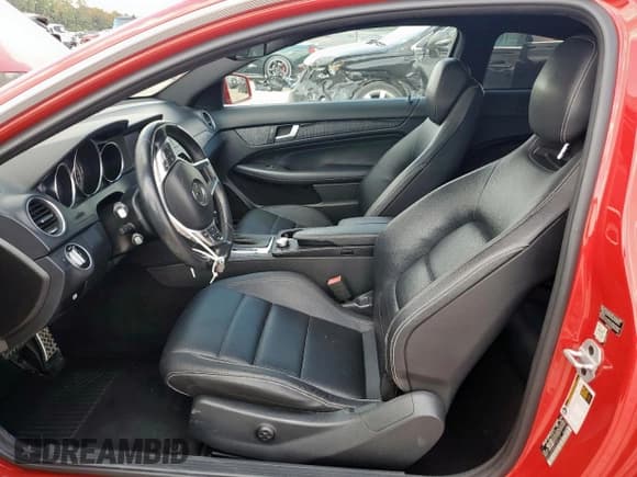 ✅ 2015 Mercedes-Benz C 250 • VIN: WDDGJ4HBXFG392130 • Lot: 84479325. Listed on Copart with 113,683 mi. Free auction sales archive from the USA and detailed vehicle history report at DreamBid. Image 7.